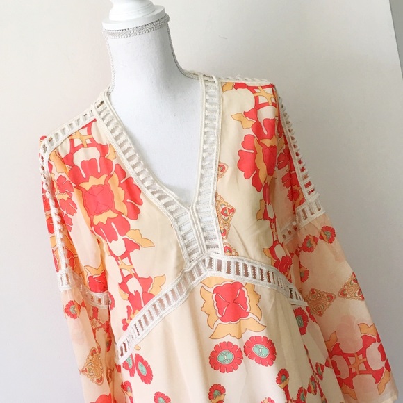 •Fifth Avenue• Boho V-Neck Beach Cover-up - Picture 5 of 8